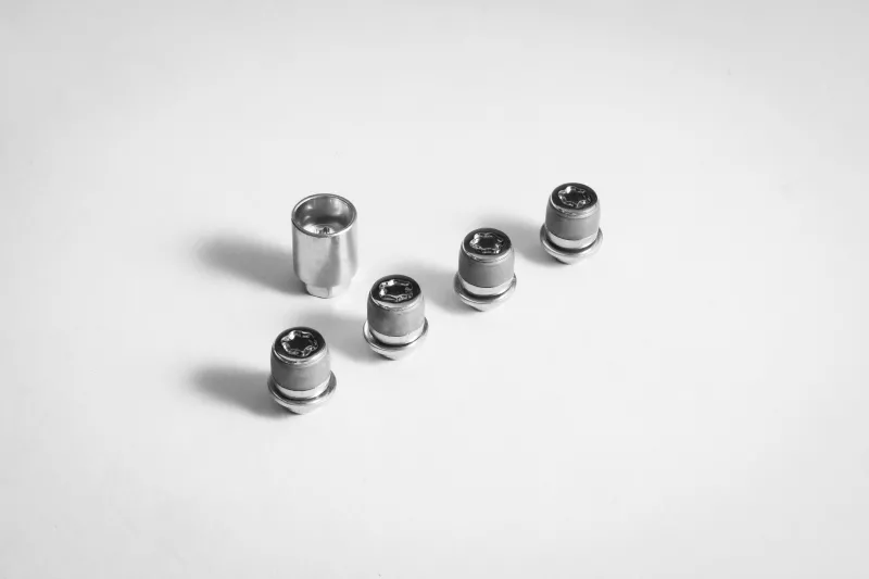 Fiksācijas uzgriežņu komplekts