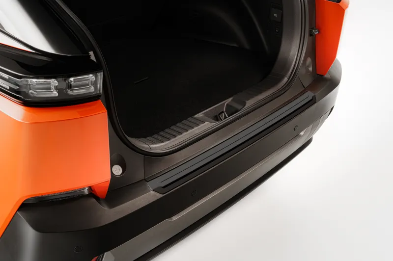 Bagāžas nodalījuma sliekšņa aizsarguzlika (plastmasas)