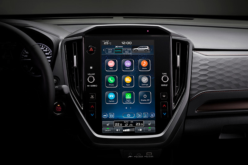 Subaru Forester lielais skārienekrāns attēlo viedās lietotnes – pilnīga navigācijas, izklaides un savienojamības kontrole intuitīvā displejā.