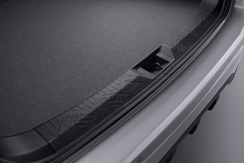 Tuvplāns ar Subaru Crosstrek bagāžas nodalījuma malas aizsargu.