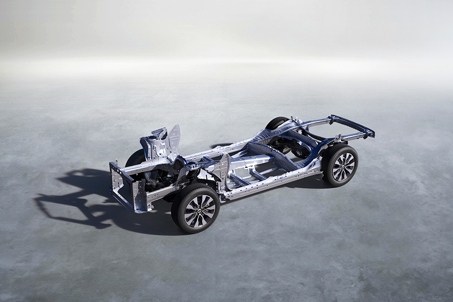 Subaru Outback – parāda apakšējo aizsargplāksni, aizsargus un piedziņas komponentus.