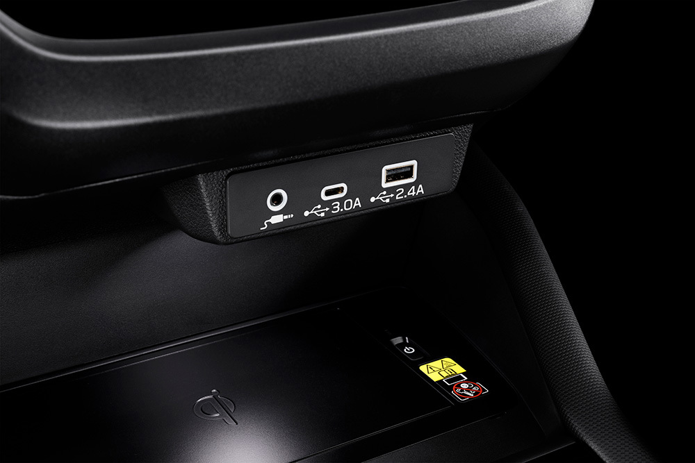 Subaru piedāvā USB Type A un C pieslēgvietas gan priekšā, gan aizmugurē – lai visi pasažieri varētu uzlādēt savas ierīces neatkarīgi no kontakta veida.